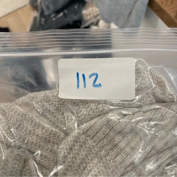 EVERLANE Women's Alpaca Blend V-Neck Polo Sweater Size S - Picture 5 of 5